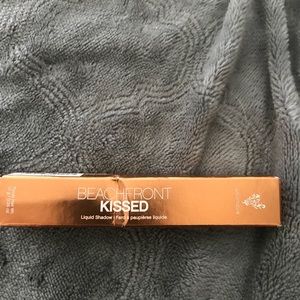 Younique Beachfront liquid eyeshadow